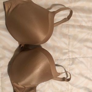 Victoria’s Secret bombshell bra, size 38 C.